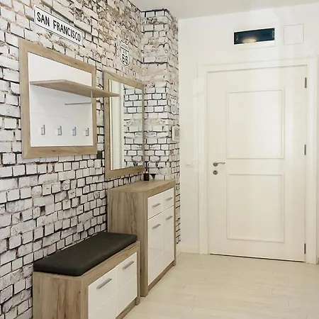 דירה High-end 2bd In The Center Of By Flat Mаnager וארנה