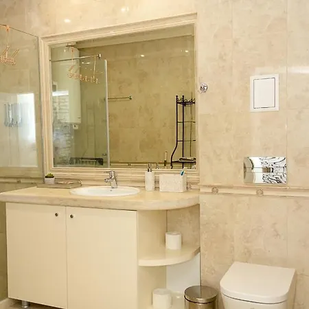 דירה High-end 2bd In The Center Of By Flat Mаnager
